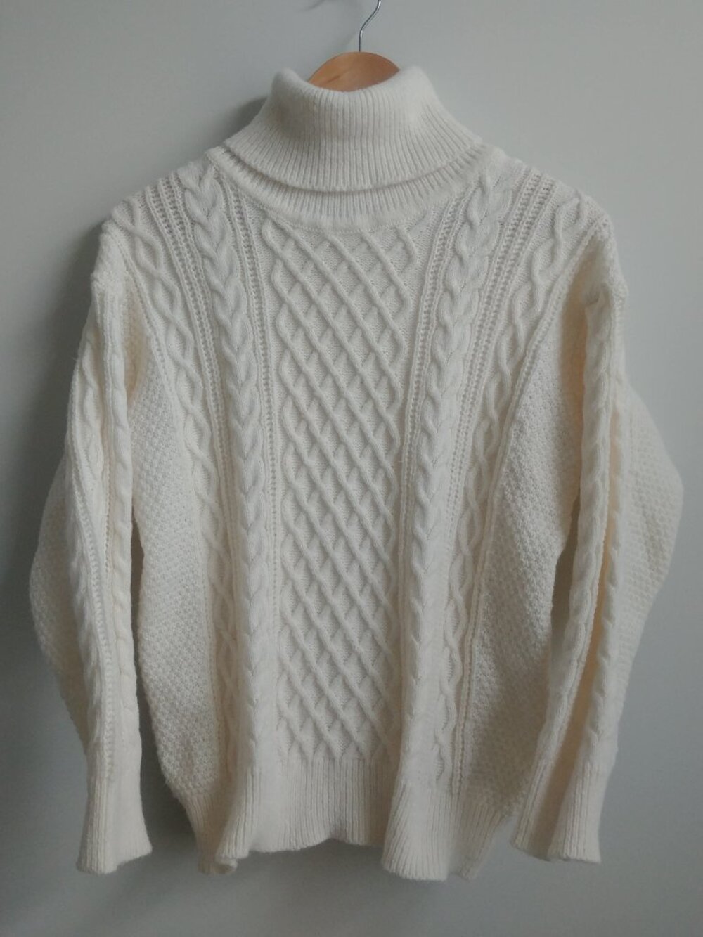Cream cable knit turtleneck sweater Aran fisherman style approx Medium